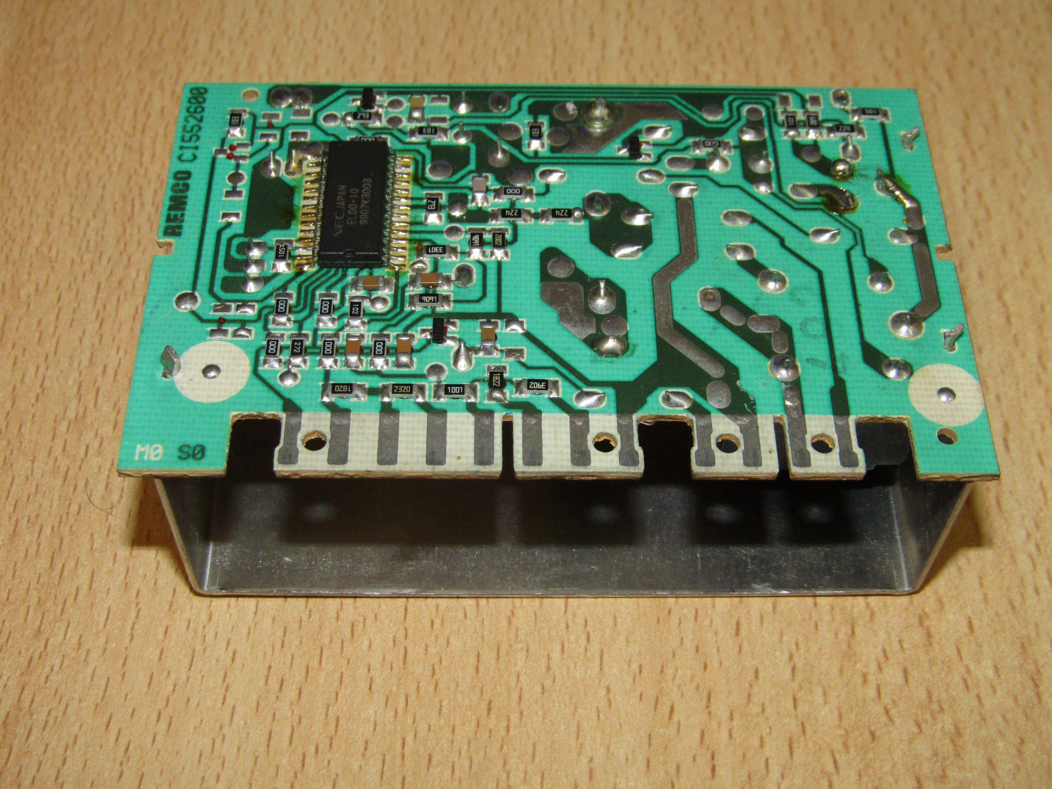 Nadomestna krmilno močnostna elektronika za starejše izvedbe pralnih strojev proizvajalca Ariston in Indesit.