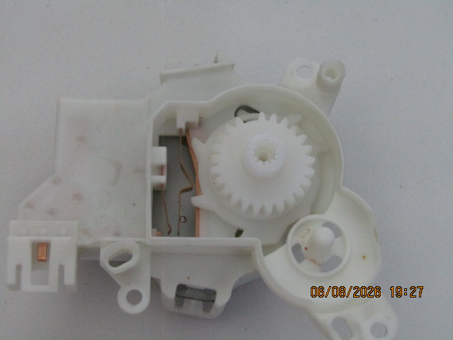RABLJENO, sinhroni motor za pomivalni stroj Bosch, zadnji kos, 00611329, 444294 - slika 6