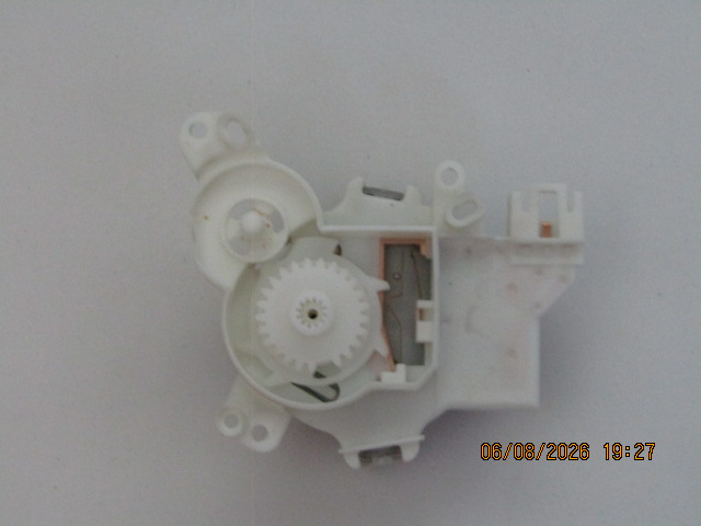 RABLJENO, sinhroni motor za pomivalni stroj Bosch, zadnji kos, 00611329, 444294 - slika 7